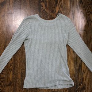 Gray long sleeve shirt